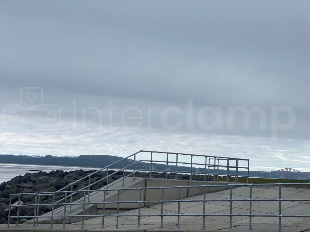 Interclamp key clamp guardrail constructed at a sailing club